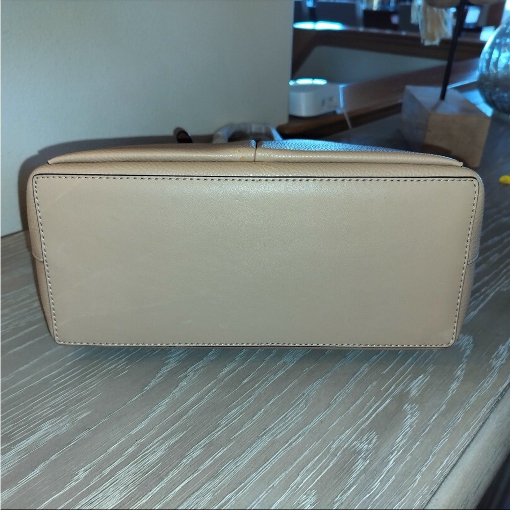 NWT, Michael Kors Jet Set Tote in Pebble Grain Leather - Picture 7 of 10
